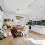 Dorfchalet By We Rent 펜션 *