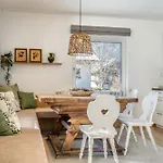 Dorfchalet By We Rent 펜션